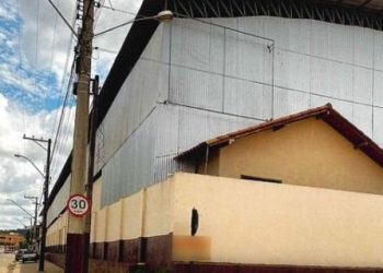 Empresa contesta leilão de galpão realizado pelo Sicoob