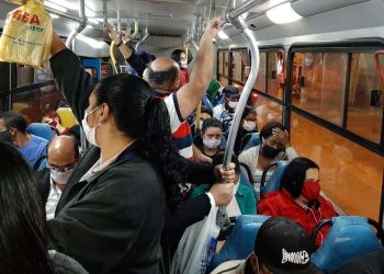 “EXIGIMOS FISCALIZAÇÃO”. Usuária desabafa contra ônibus lotado da Joana D’Arc