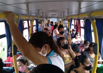 QUARENTENA: Joana Darc reduz horários e provoca aglomeração em ônibus