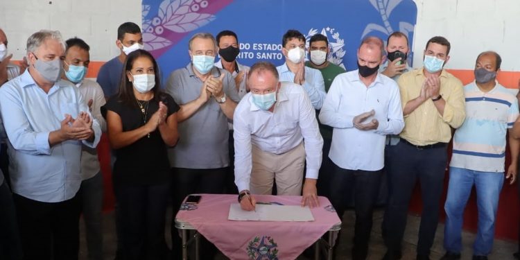 Ordem de serviço: escolas do Juncado serão reformadas e ampliadas