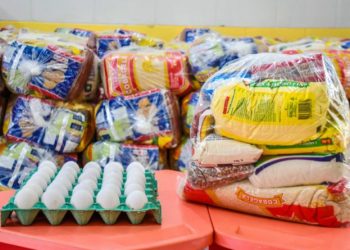 Linhares inicia distribuição de mais um kit merenda a famílias de alunos da rede municipal
