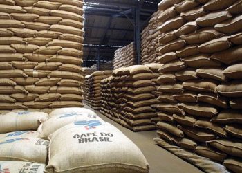 Déficit na infraestrutura portuária reduz exportações de café no ES