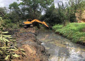 Prefeitura de Rio Bananal inicia limpeza e desobstrução de mananciais