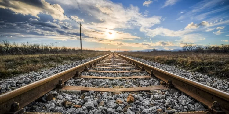 Ministro anuncia ferrovia ligando Linhares a Colatina