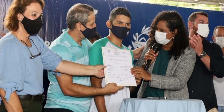 Quadra poliesportiva de escola será reformada em São Domingos do Norte