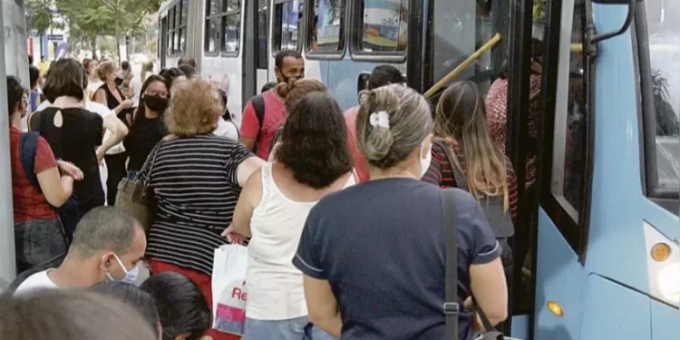 Preço do diesel mostra que Governo quer ônibus lotado e serviço ruim, afirma NTU