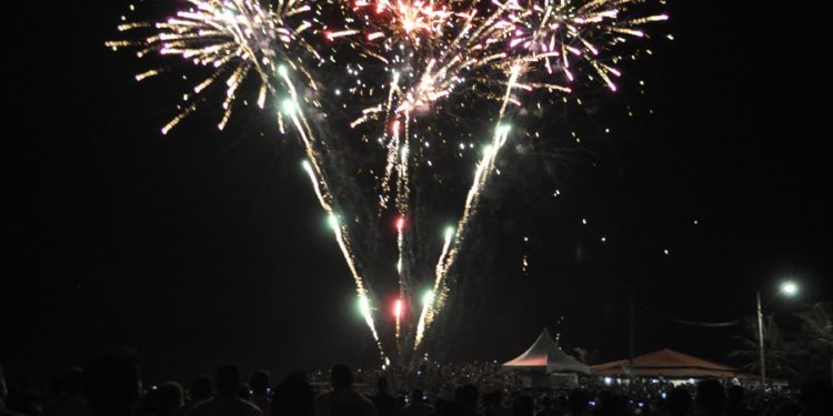 Prefeitura cancela festa de Réveillon e queima de fogos nas praias de Linhares