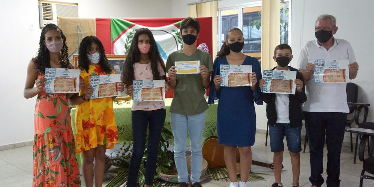 Poesias e Selo em homenagem aos 40 anos de Jaguaré