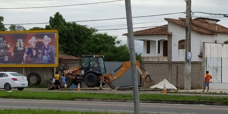 Eco 101 esclarece retirada de abrigo em ponto de ônibus de Sooretama