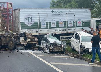 ATUALIZAÇÃO: Dois mortos em grave acidente em pare e siga na BR 101 em Sooretama