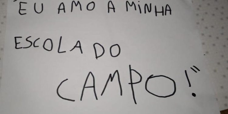 Crianças fazem apelo comovente por não fechamento de escolas em Sooretama
