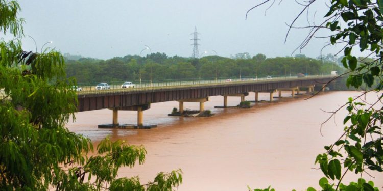 Rio Doce atinge nível de alerta e moradores podem ter que deixar suas casas em Linhares