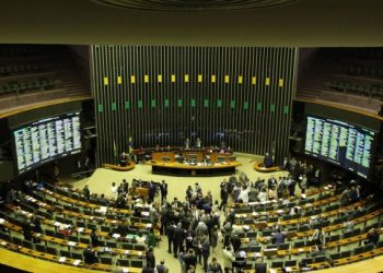 Câmara e Senado derrubam veto presidencial e ampliam fundão eleitoral para R$ 5,7 bi