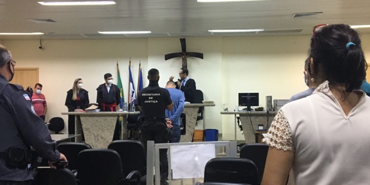 Feminicídio: Júri Popular condena ex-companheiro pela morte de professora em Linhares