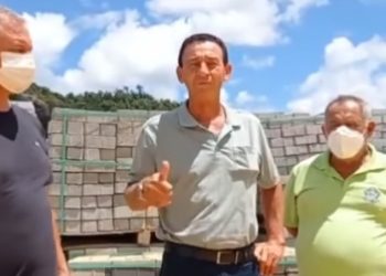 Edimilson dá ordem de serviço para construção de quadra e anuncia outros investimentos no interior de Rio Bananal