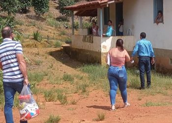 Rio Bananal: Edimilson entrega cestas básicas a famílias atingidas pelas chuvas