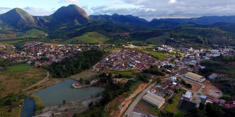 Governador Lindenberg e MPES assinam Termo de Cooperação para educação ambiental
