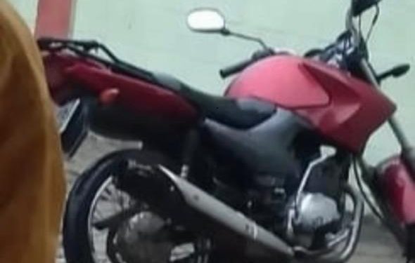 Moto roubada no Farias é vista rodando em Sooretama na tarde desta terça-feira (5)
