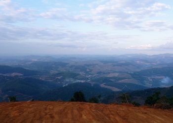 Governador Lindenberg realiza 1º Encontro de Parapente durante a festa da cidade
