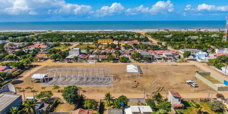 Começa montagem de estrutura para receber mais de 30 mil pessoas no Forró Pontal 2022