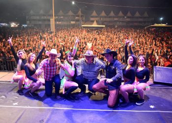 Festa de emancipação política de Governador Lindenberg é sucesso absoluto