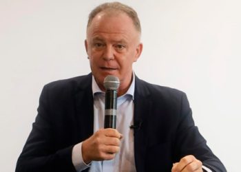 Governador Renato Casagrande confirma pré-candidatura à reeleição