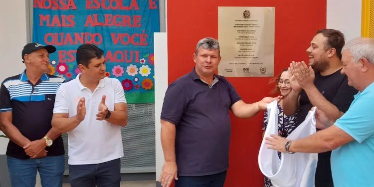 No Dia do Estudante, comunidade de Governador Lindenberg ganha novo Centro de Educação Infantil