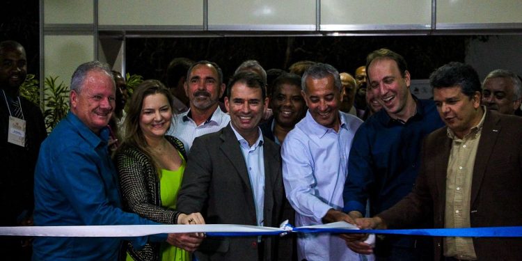 Sucesso de público e produtores premiados no 1º dia do Festival Chocolat em Linhares