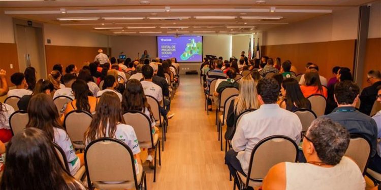 Instituições de Linhares e região recebem recursos do Sicoob para projetos sociais