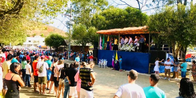 Desfile Cívico abre as comemorações pelos 43 anos de Rio Bananal