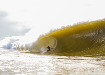 Campeonato de surf WS Supertubos agita Regência no início de novembro