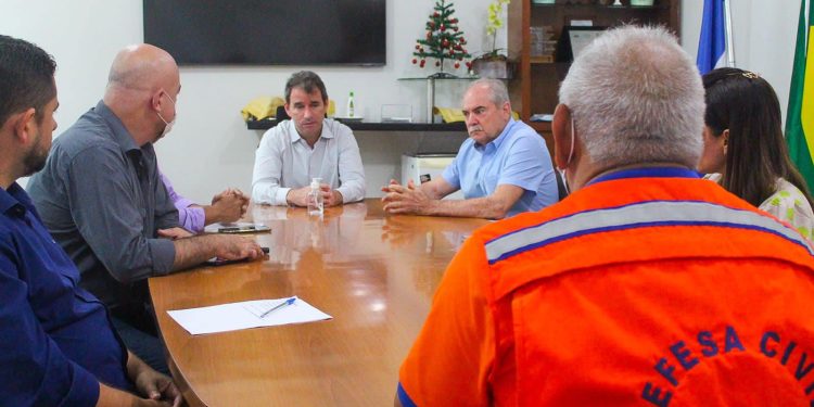 Prefeito determina agilidade nas ações emergenciais de auxílio às famílias atingidas pelas chuvas em Linhares