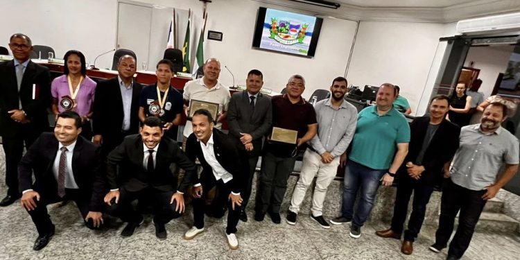 Esportistas do ano e policiais aposentados são homenageados em Sooretama