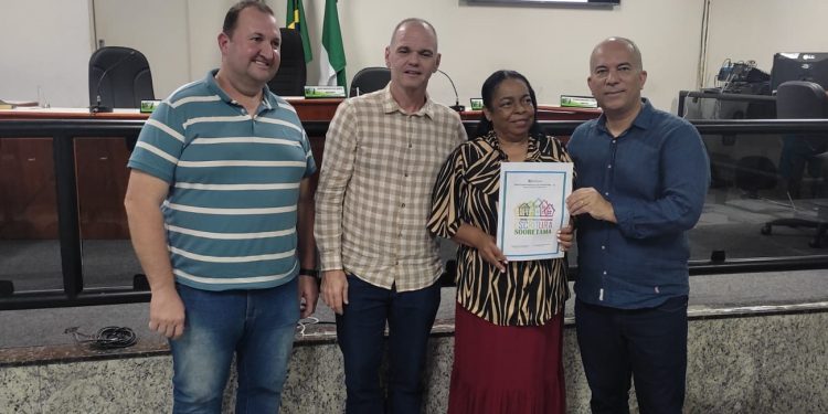 Sooretama avança regularização fundiária com a entrega de mais escrituras de imóveis