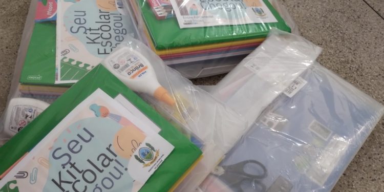 Pelo terceiro ano, Jaguaré entrega kits escolares a mais de 5 mil alunos