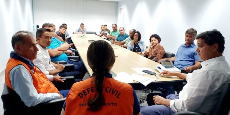 Vice-governador recebe lideranças na busca de solução para inundações em Linhares