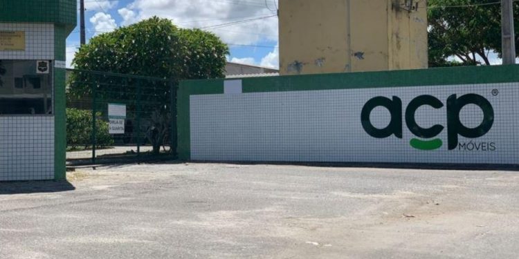 Tradicional indústria de móveis abre vagas de emprego em Linhares
