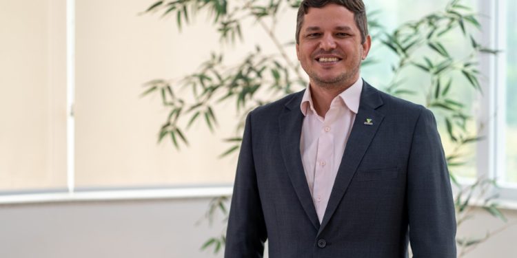 Sicoob oferece crédito estudantil pela internet e facilita ingresso na universidade