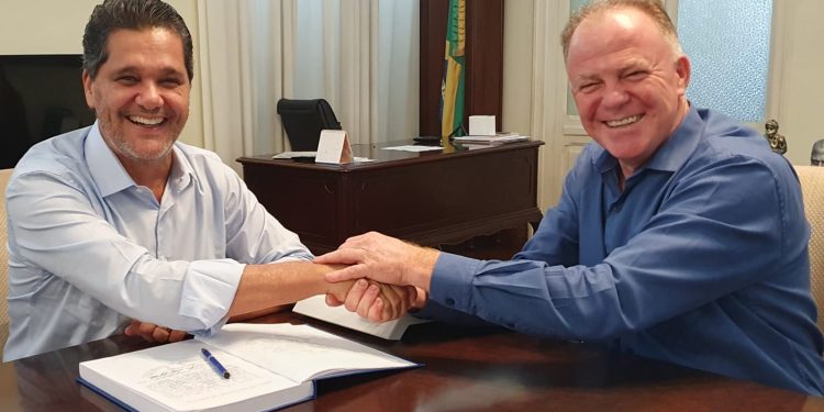 Luto: um dia após assumir o Governo do ES, Ricardo Ferraço comunica o falecimento da mãe
