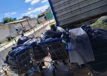 Supermercado de Linhares tem açougue interditado e 900 quilos de carne são apreendidos
