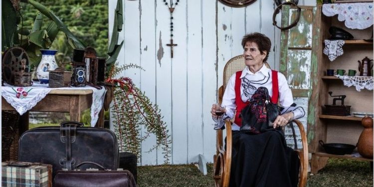 Carminha Falqueto lança livro “Descendência Italiana: um olhar para nossas origens”
