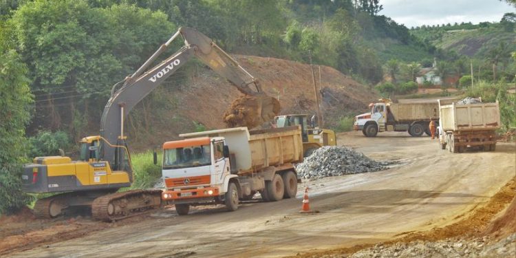 Obras da Rodovia ES-230 entre Vila Valério e Jaguaré estão adiantadas