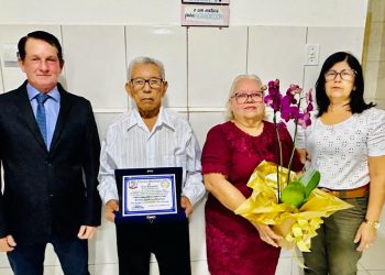 Em tratamento de saúde, ‘Antônio da Retro’ recebe Título de Cidadão Ribanense em casa