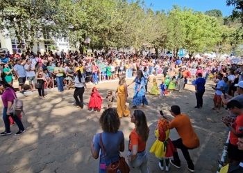 Desfile Cívico Escolar encanta o público na Avenida 14 de Setembro