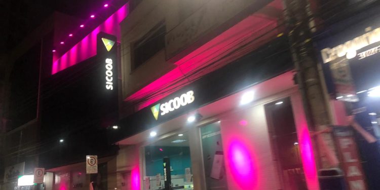 Sicoob ES oferece mais de 14 mil exames de mamografia