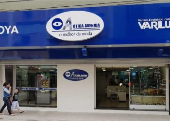 Ótica Avenida comemora 46 anos e sorteia presente aos clientes em Linhares