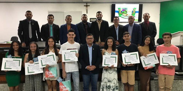 Estudantes aprovados no Ifes são homenageados em Sooretama