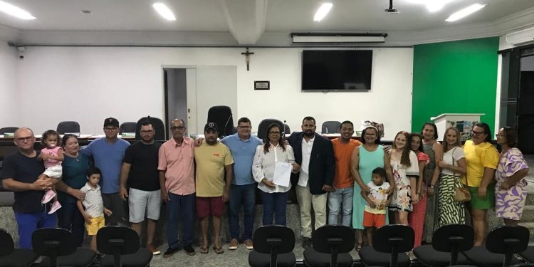Ex-vereador e professora dão nome a escolas reinauguradas em Sooretama