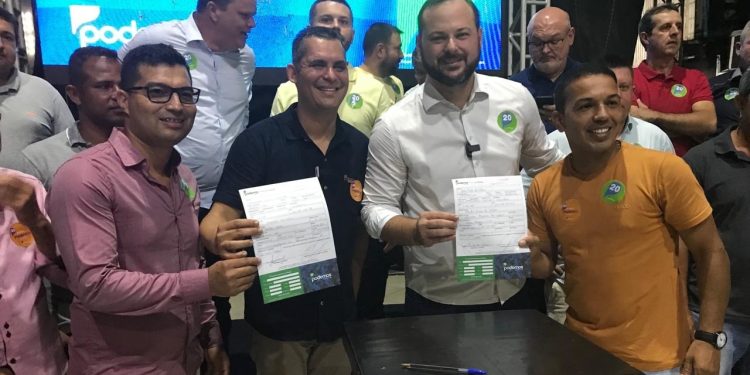 Dois vereadores e outras lideranças de Sooretama oficializam filiação ao Podemos neste sábado (23)