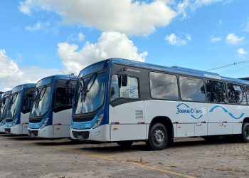 Novos ônibus com ar condicionado começam a circular em Linhares